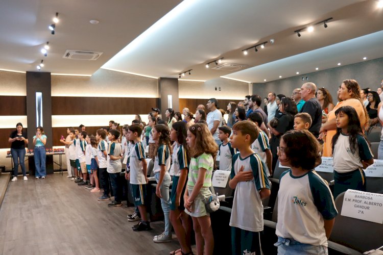 Mentes que Brilham: Alunos da Rede Municipal de Jales são Homenageados por Conquistas na OBA e OBMEP